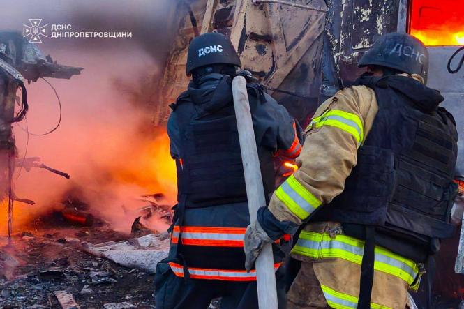 Російські війська здійснили напад на Дніпро і Київ, внаслідок чого є жертви та постраждалі.