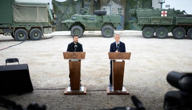 Результати візиту Зеленського до Канади: посилення військової підтримки, фінансової допомоги та співпраці.