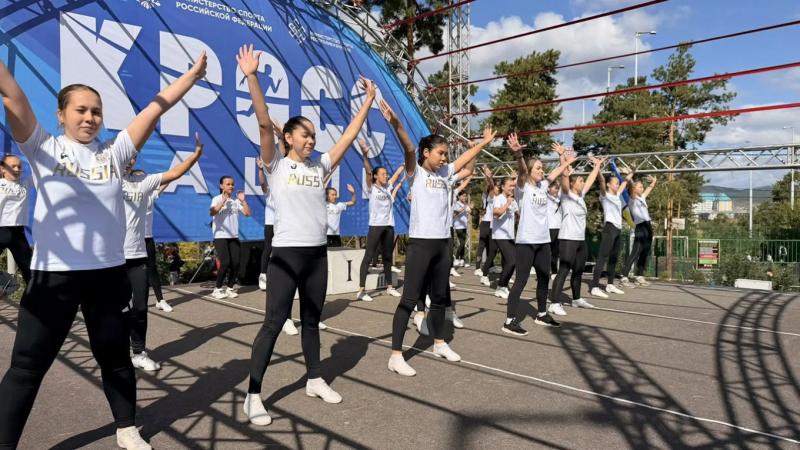 Учнів у Росії попросили підготуватися до конфлікту з Україною.
