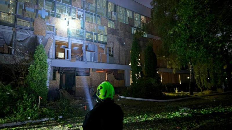 Російські війська здійснили напад на спортивний комплекс Київського національного університету імені Тараса Шевченка.