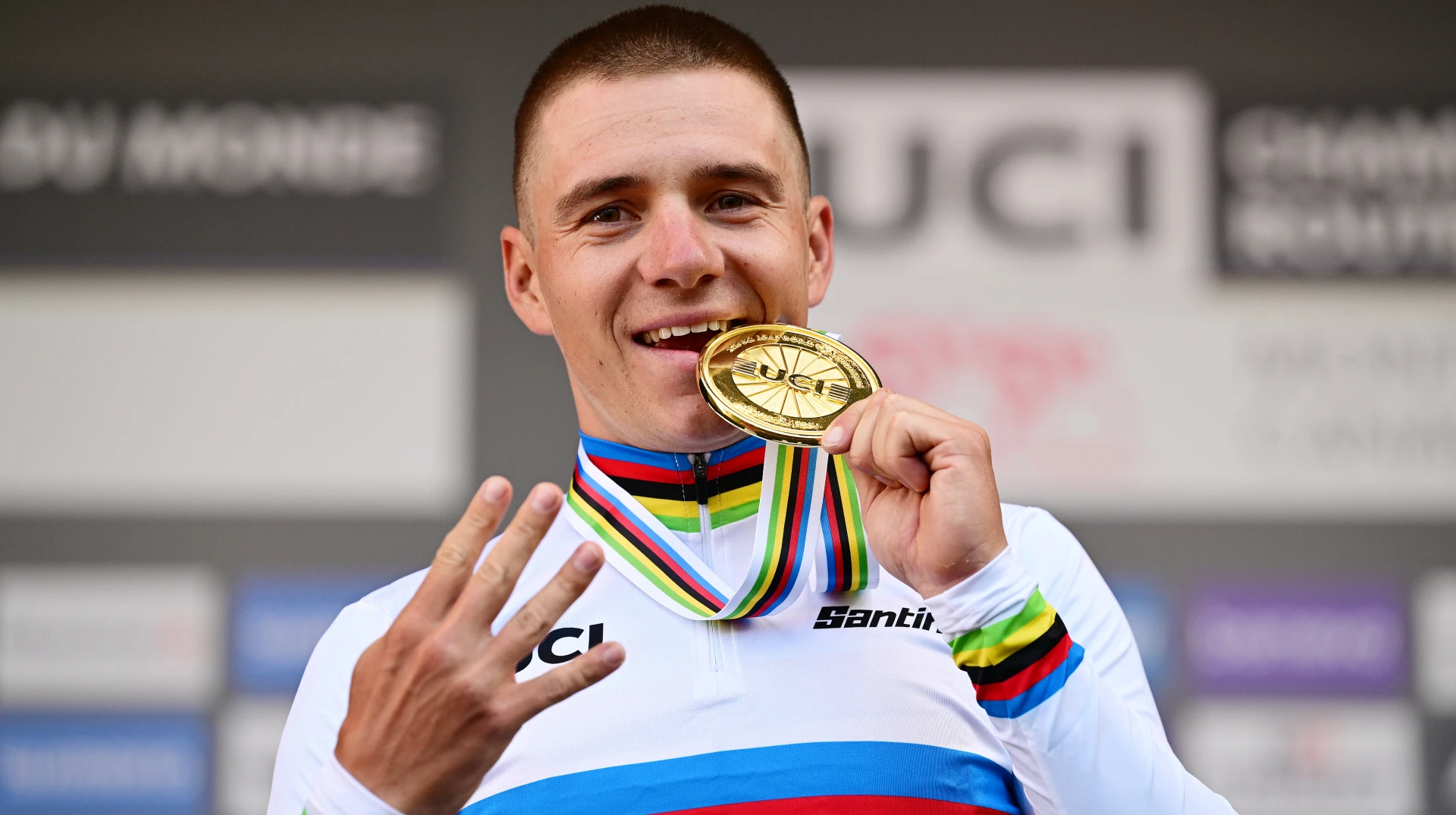 Історичне досягнення Евенепула на Чемпіонаті світу 2026 року, емоційна битва за третє місце. Підсумки тижня.