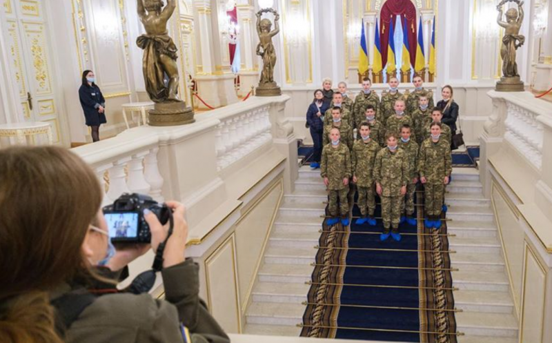 Військові ліцеї суттєво розширили кількість нових наборів, практично подвоївши їх, у той час як число першокласників в країні зменшилося на 23%.