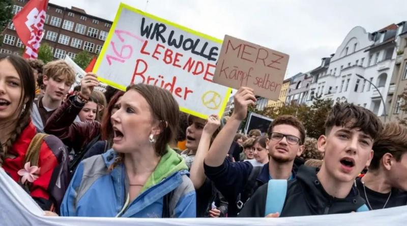 Учні в Німеччині організували акцію протесту проти військового призову.