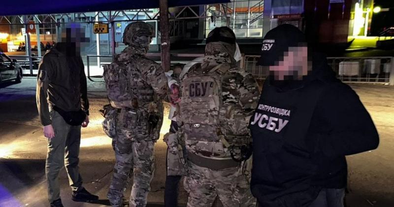 Спробував підірвати автобус з військовими: у Рівному арештовано студента.