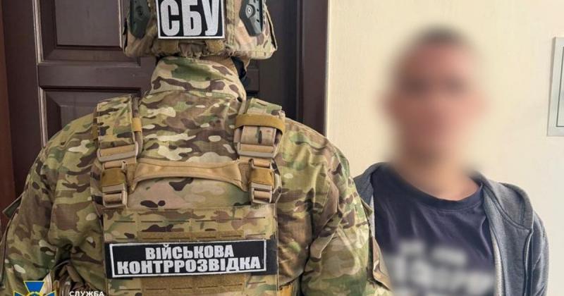 Затримано російського агента, який встановлював GPS-трекери на цистерни, щоб визначити розташування нафтобаз на півдні України для можливих атак, повідомляє СБУ. ФОТО.